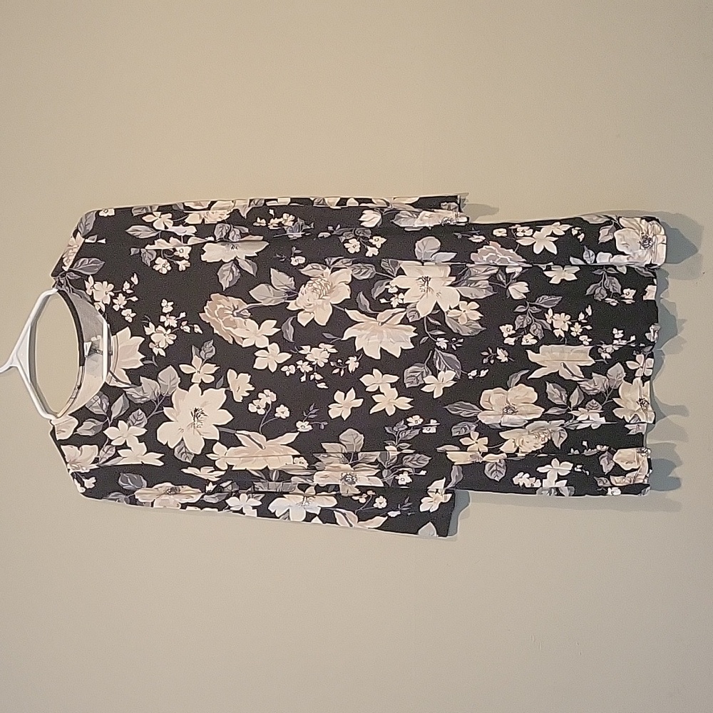 Old Navy Floral Dress size Small